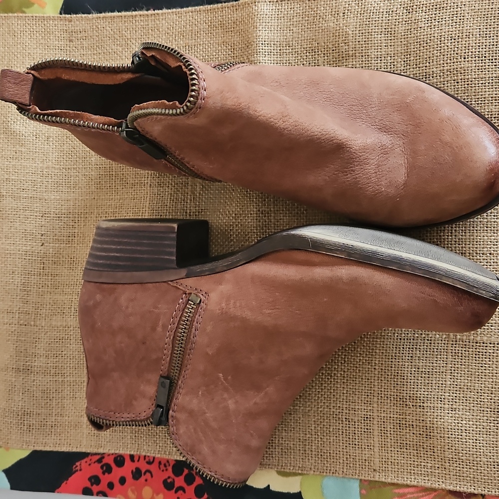 Lucky Brand Tan Leather Ankle Boots Size 8 - Picture 13 of 14
